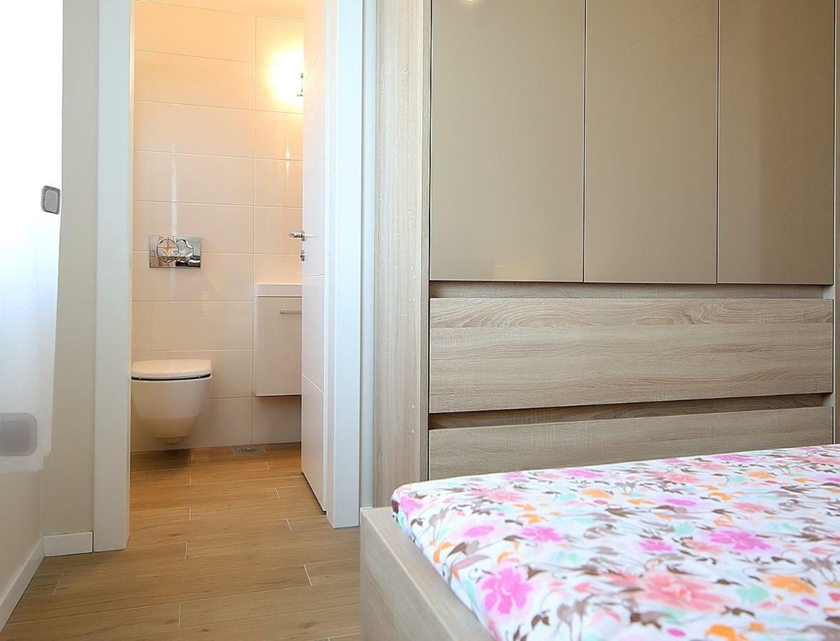 Apartment Porpo Malinska Exteriör bild