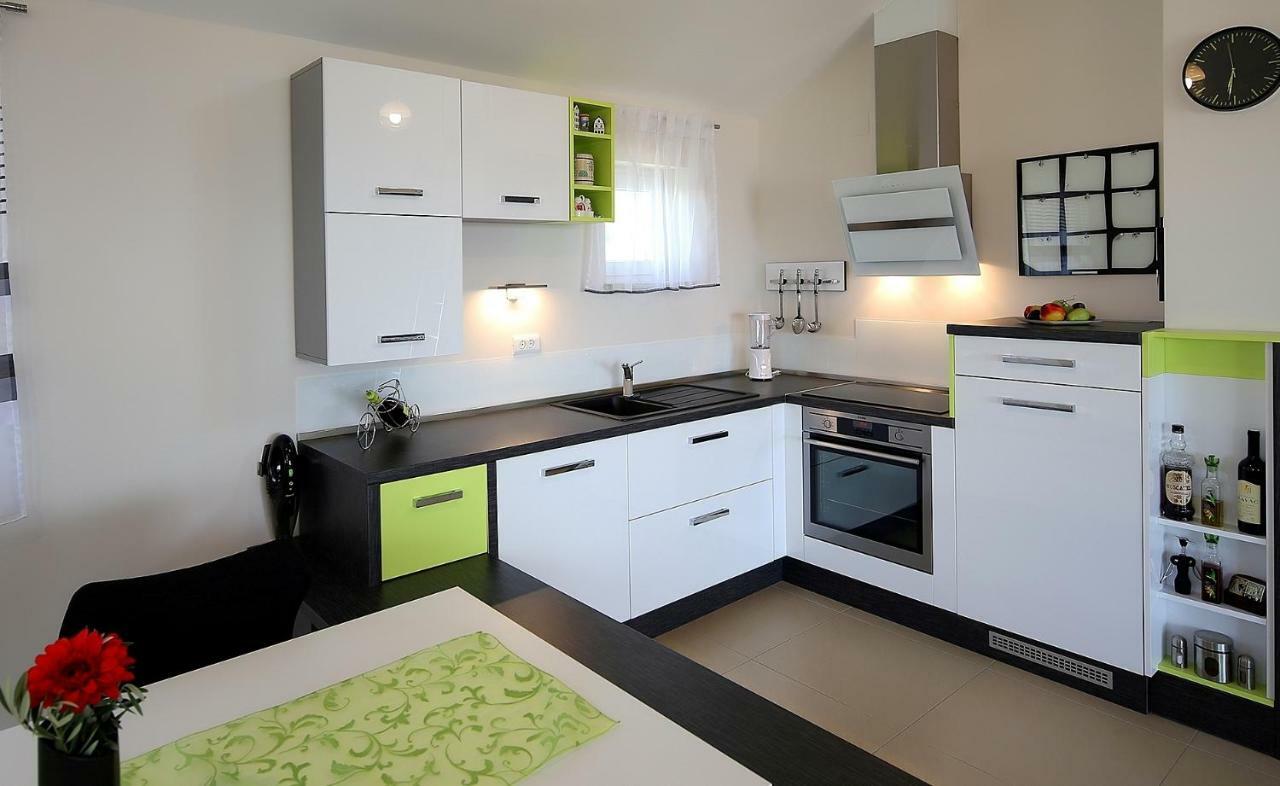 Apartment Porpo Malinska Exteriör bild